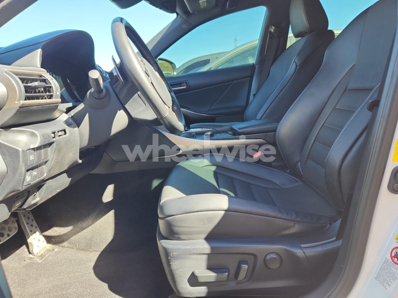 Photo 7 of 2019 LEXUS IS 300 (VIN JTHC81D26K5035251)