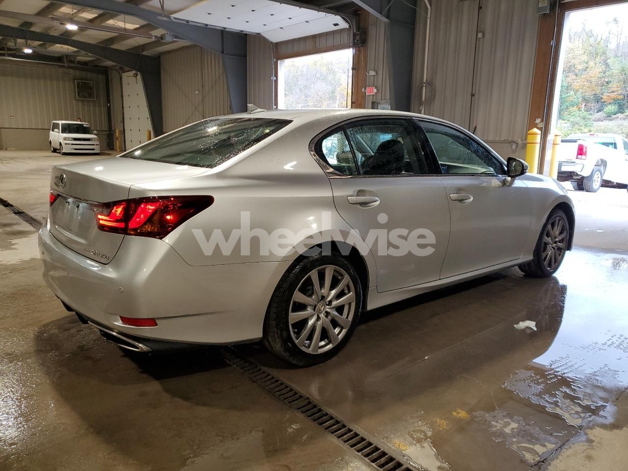 Photo 3 of 2013 LEXUS GS 350 (VIN JTHCE1BL1D5010751)