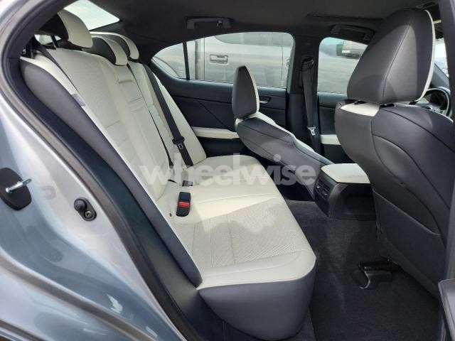 Photo 2 of 2021 LEXUS IS 350 F SPORT (VIN JTHGZ1B25M5041062)