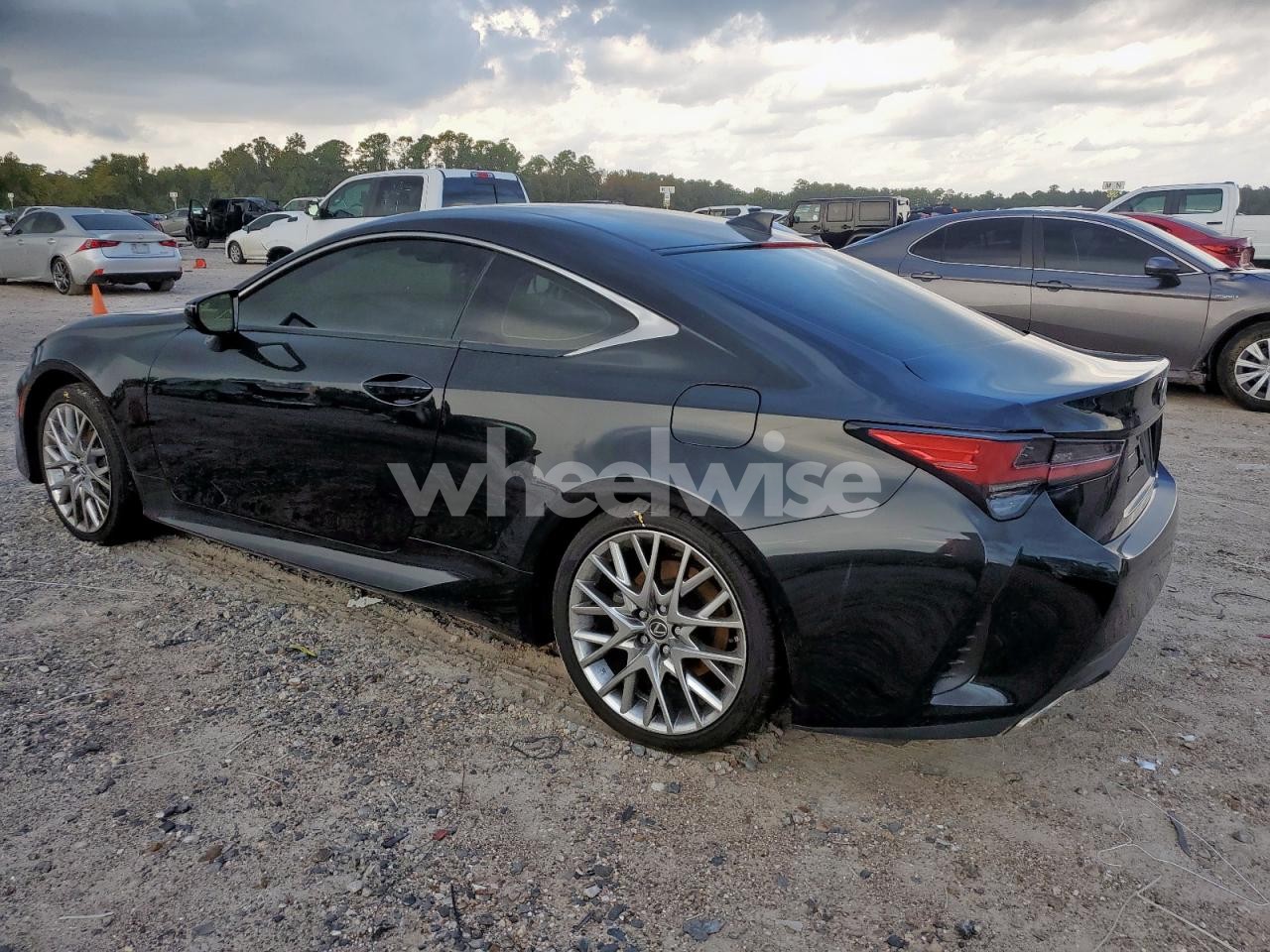 Photo 2 of 2019 LEXUS RC 350 (VIN JTHHZ5BC3K5021748)