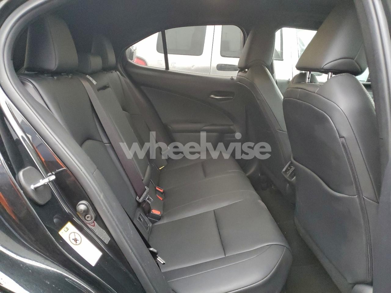 Photo 10 of 2019 LEXUS UX 250H (VIN JTHU9JBH7K2015620)