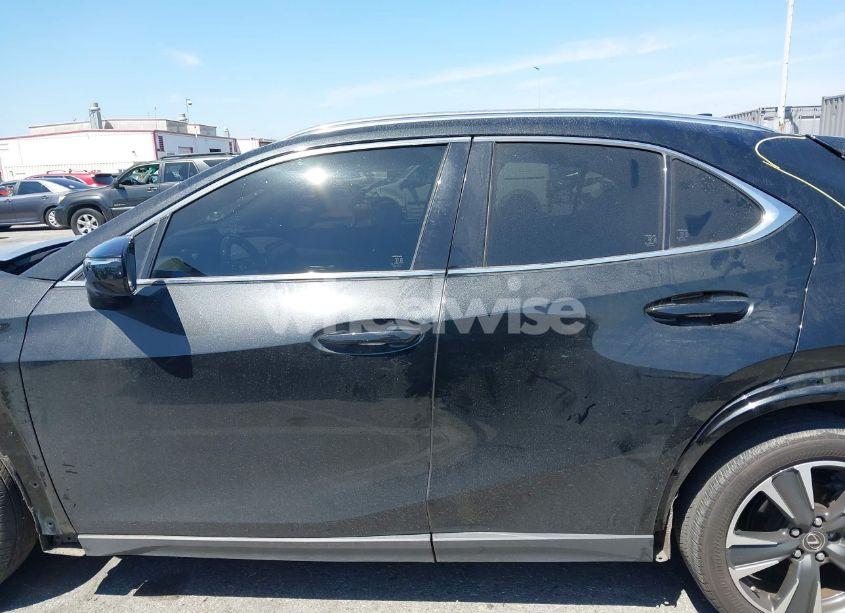 Photo 15 of 2022 Lexus Ux 200 (VIN JTHX3JBH8N2047074)