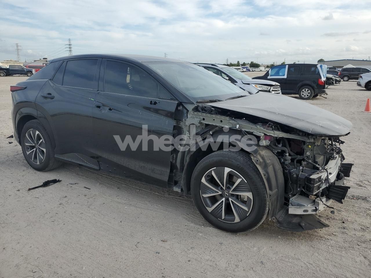 Photo 4 of 2023 LEXUS RZ 450E (VIN JTJAAAABXPA001679)