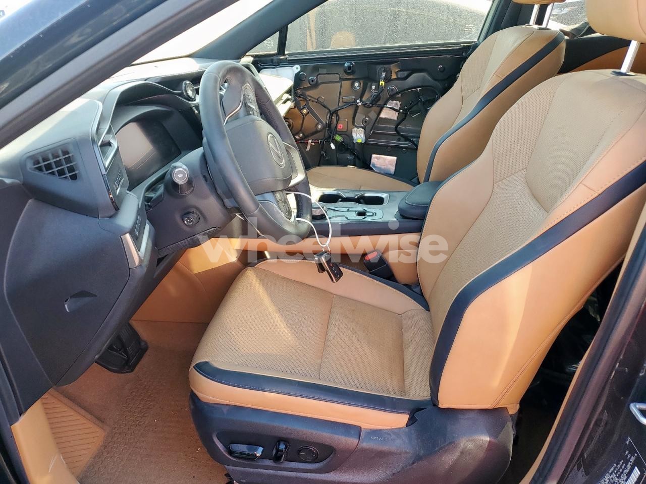 Photo 7 of 2023 LEXUS RZ 450E (VIN JTJAAAABXPA001679)