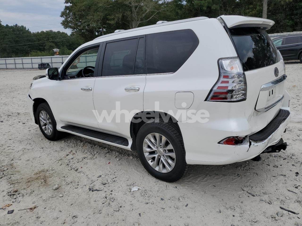 Photo 2 of 2023 LEXUS GX 460 (VIN JTJAM7BX3P5369084)