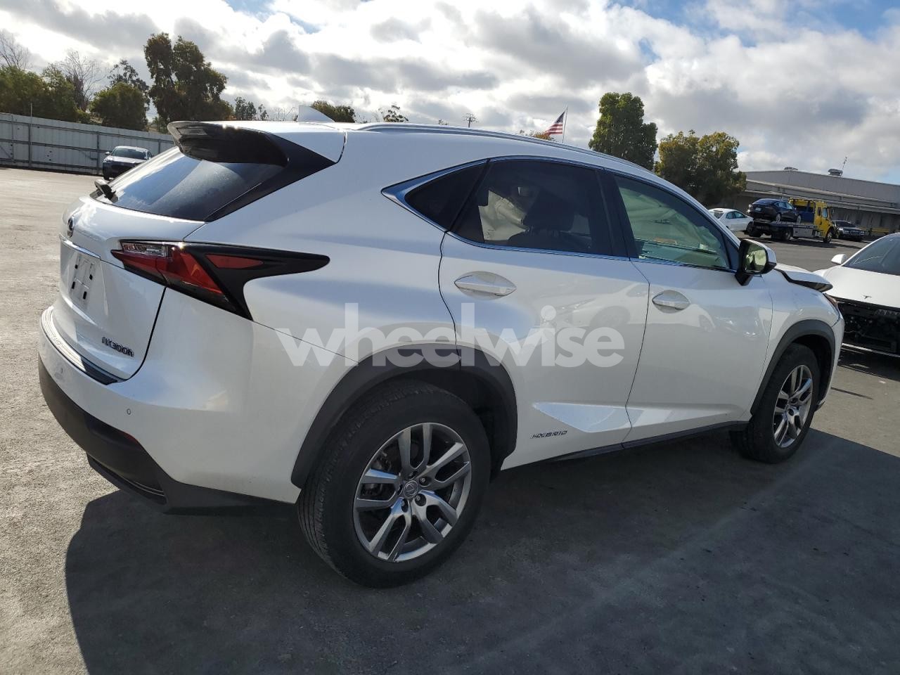 Photo 3 of 2016 LEXUS NX 300H N/A (VIN JTJBJRBZ8G2048671)