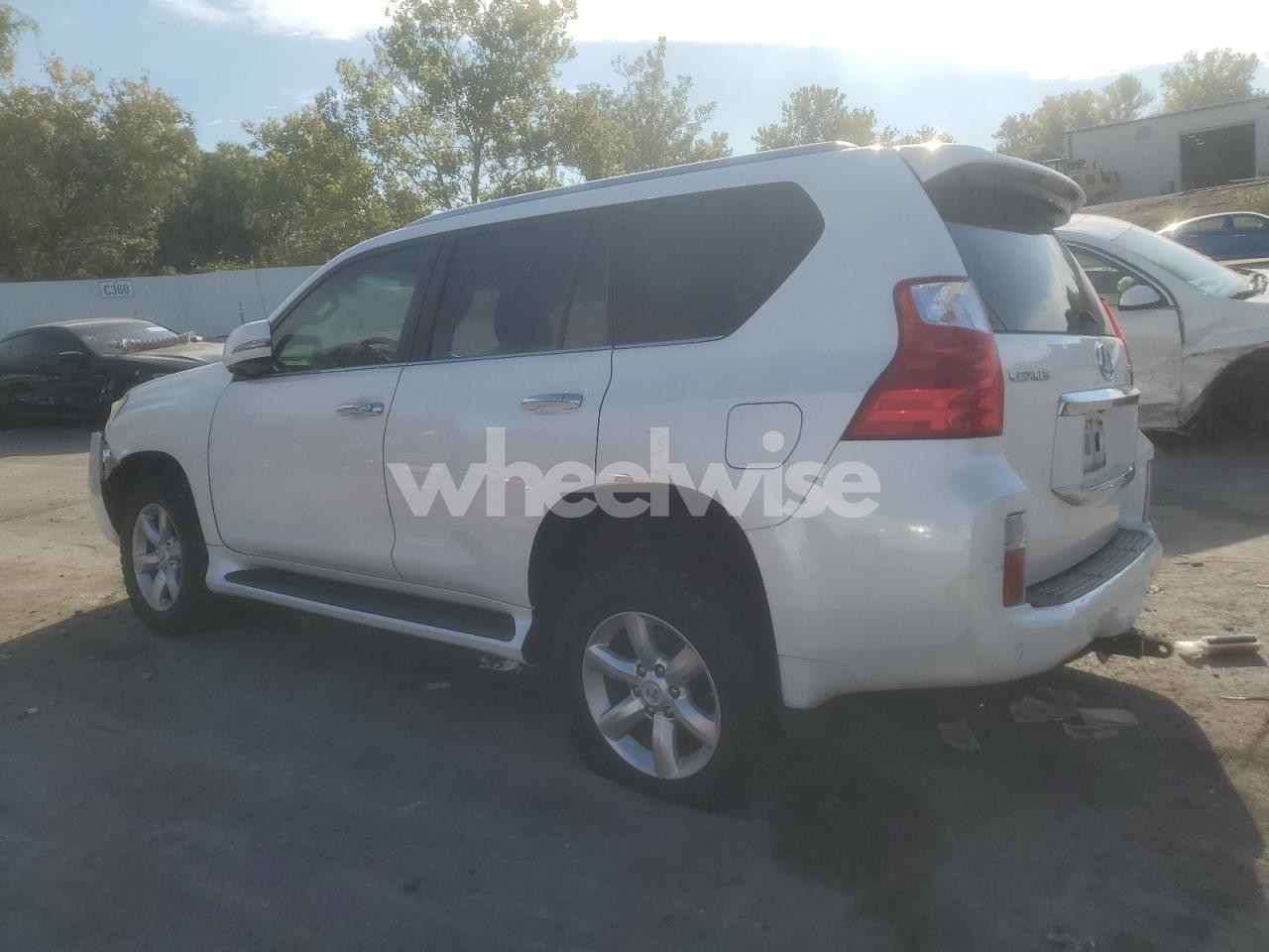 Photo 2 of 2010 LEXUS GX 460 (VIN JTJBM7FX7A5008771)