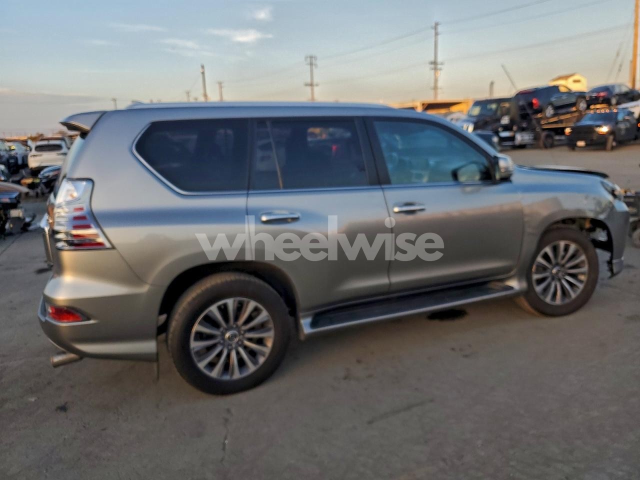 Photo 3 of 2023 LEXUS GX 460 LUXURY (VIN JTJGM7BX4P5344883)
