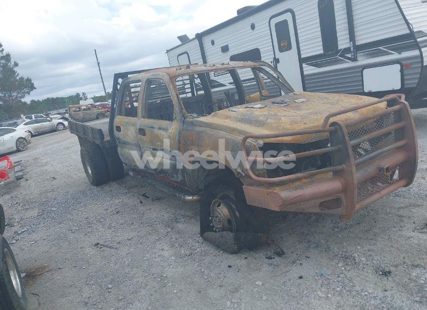 Photo 2 of 2005 Chevrolet Silverado 3500 LT (VIN JTJHA31U040******)