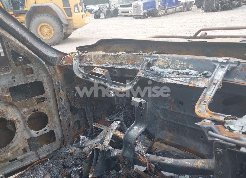 Photo 6 of 2005 Chevrolet Silverado 3500 LT (VIN JTJHA31U040******)