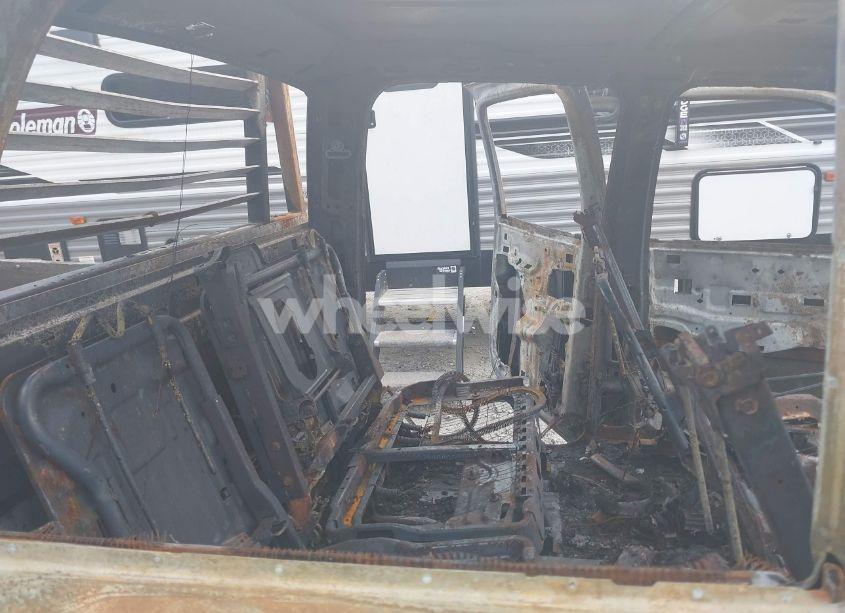 Photo 8 of 2005 Chevrolet Silverado 3500 LT (VIN JTJHA31U040******)