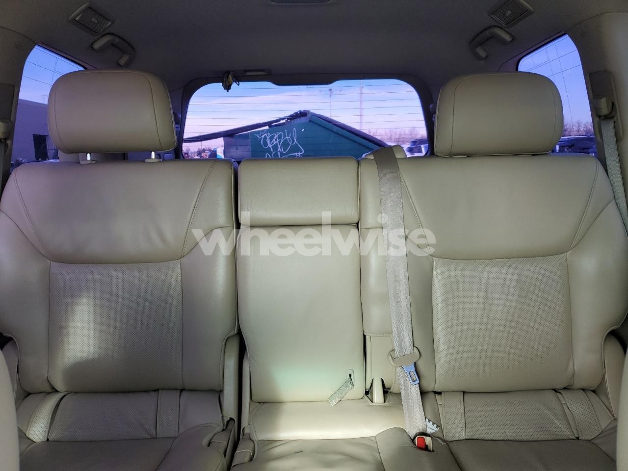 Photo 10 of 2008 LEXUS LX 570 (VIN JTJHY00W684013546)