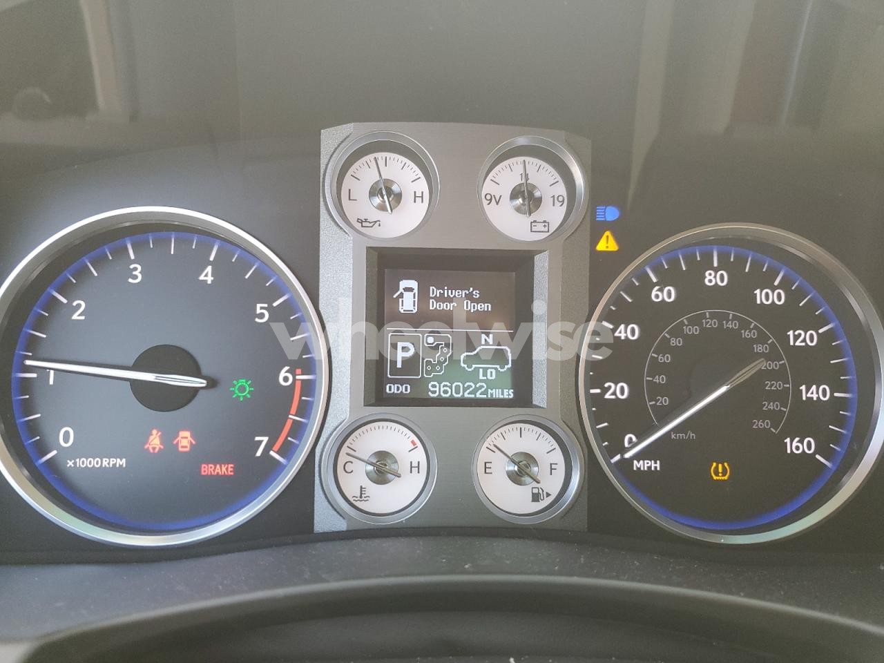 Photo 9 of 2008 LEXUS LX 570 (VIN JTJHY00W684013546)