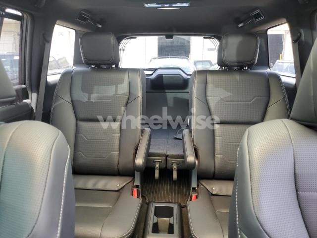 Photo 10 of 2024 LEXUS GX 550 LUXURY (VIN JTJVBCDX2R5005996)