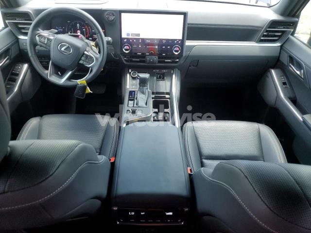 Photo 4 of 2024 LEXUS GX 550 LUXURY (VIN JTJVBCDX2R5005996)