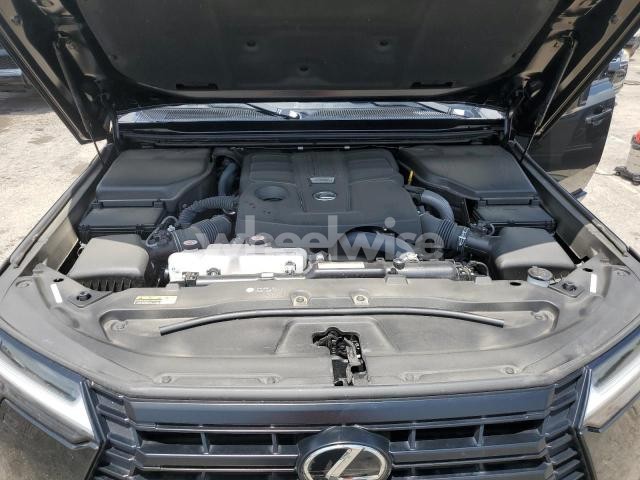 Photo 6 of 2024 LEXUS GX 550 LUXURY (VIN JTJVBCDX2R5005996)