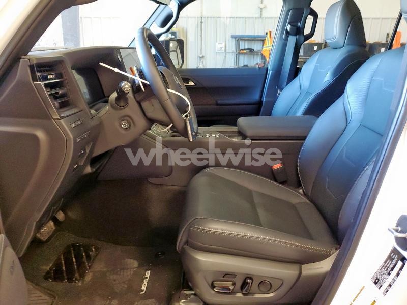 Photo 12 of 2025 LEXUS GX 550 LUXURY (VIN JTJVBCDX6S5045035)