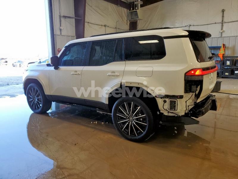 Photo 5 of 2025 LEXUS GX 550 LUXURY (VIN JTJVBCDX6S5045035)