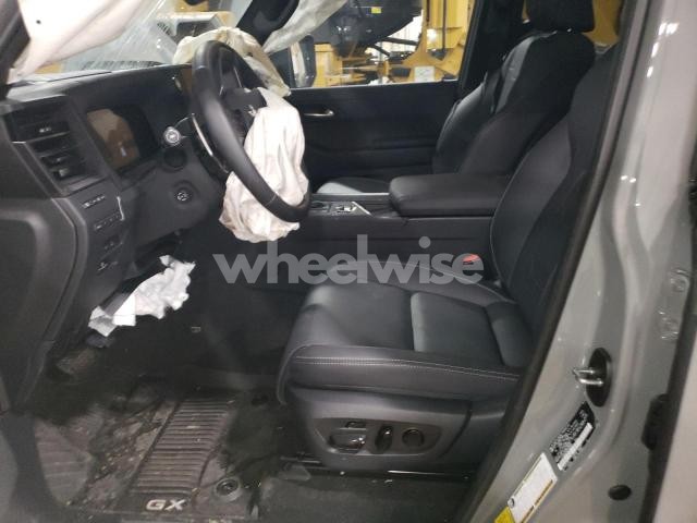 Photo 3 of 2025 LEXUS GX 550 LUXURY (VIN JTJVBCDX6S5055189)