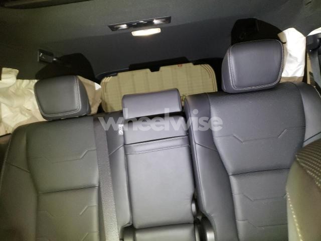 Photo 5 of 2025 LEXUS GX 550 LUXURY (VIN JTJVBCDX6S5055189)