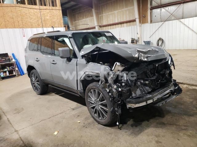 Photo 7 of 2025 LEXUS GX 550 LUXURY (VIN JTJVBCDX6S5055189)