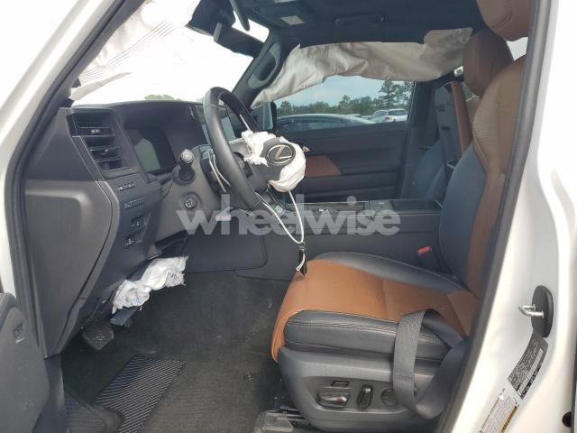 Photo 11 of 2024 LEXUS GX 550 LUXURY (VIN JTJVBCDX7R5002608)