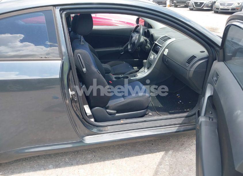 Photo 5 of 2005 Scion Tc N/A (VIN JTKDE167650030746)
