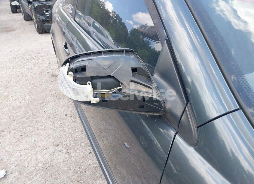 Photo 6 of 2005 Scion Tc N/A (VIN JTKDE167650030746)