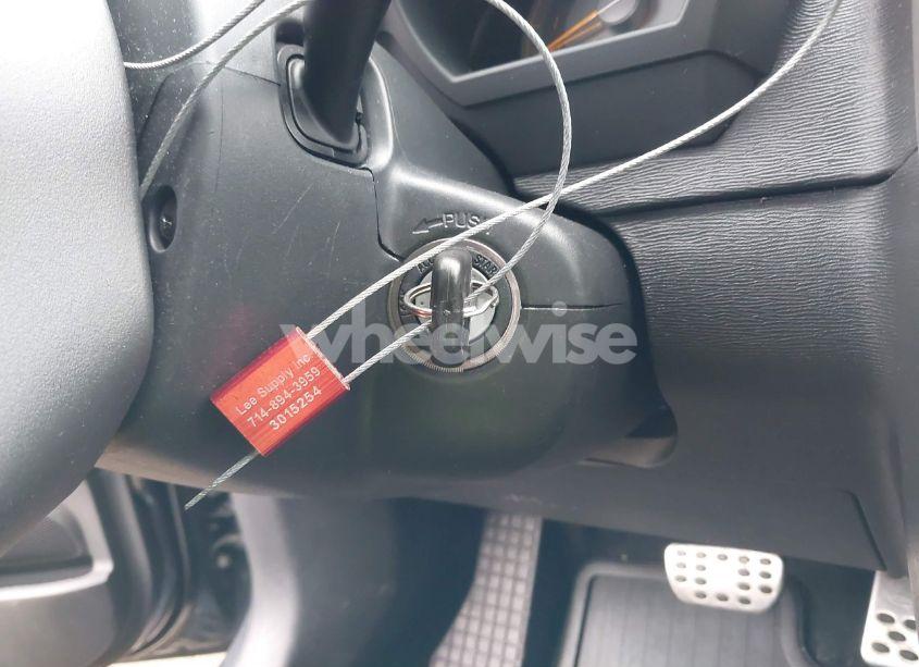 Photo 11 of 2005 Scion Tc N/A (VIN JTKDE177950050813)