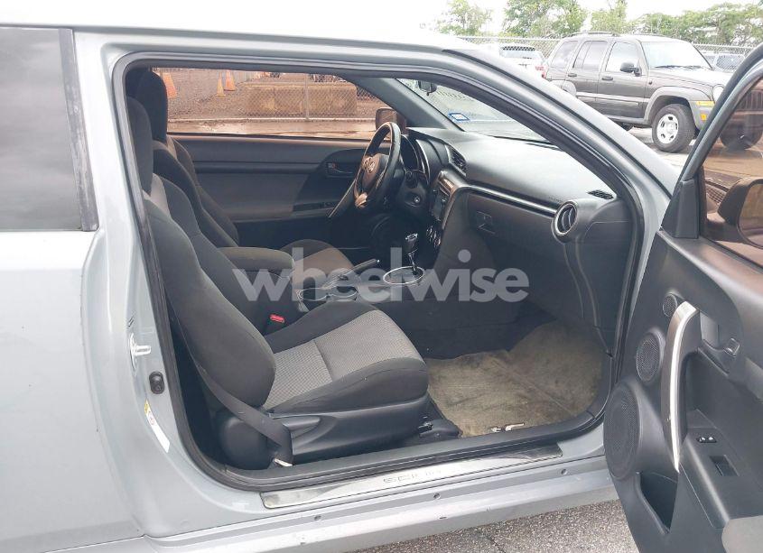 Photo 5 of 2014 Scion Tc N/A (VIN JTKJF5C71E3081033)