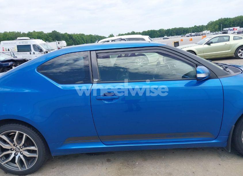 Photo 13 of 2016 Scion Tc N/A (VIN JTKJF5C71GJ023504)