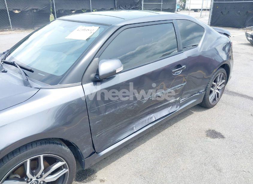 Photo 6 of 2015 Scion Tc N/A (VIN JTKJF5C73F3096733)