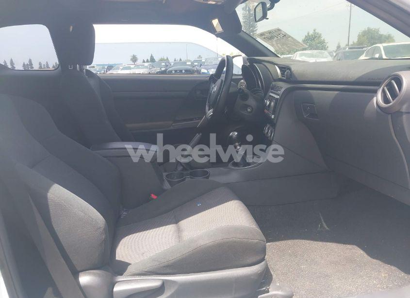 Photo 5 of 2011 Scion Tc N/A (VIN JTKJF5C74B3007388)