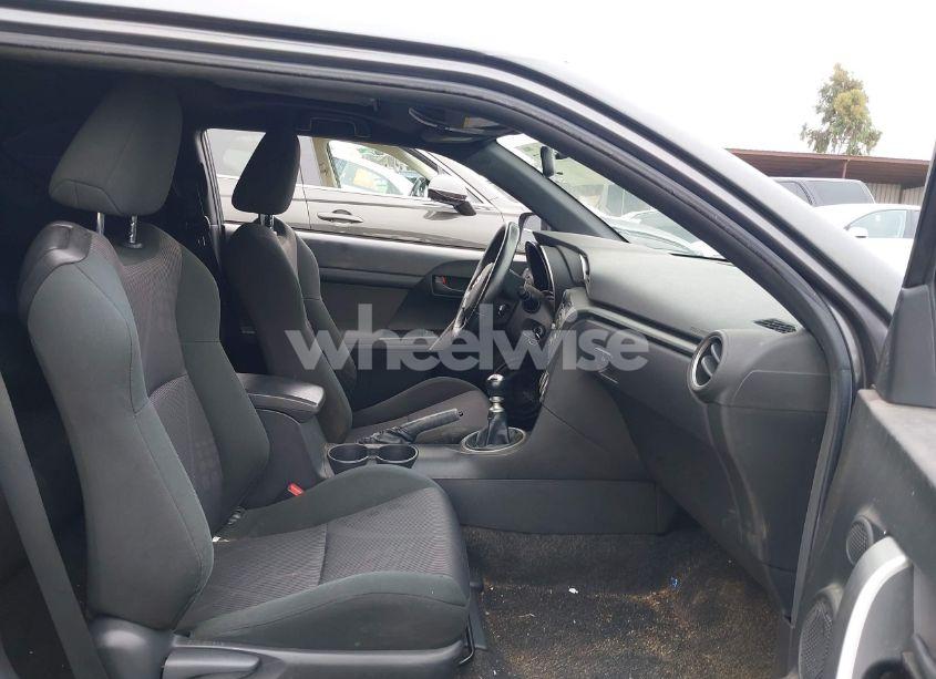 Photo 5 of 2012 Scion Tc N/A (VIN JTKJF5C74C3040019)