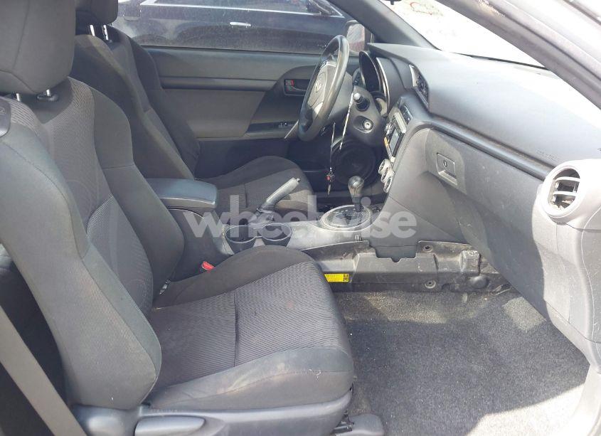 Photo 5 of 2011 Scion Tc N/A (VIN JTKJF5C75B3004726)