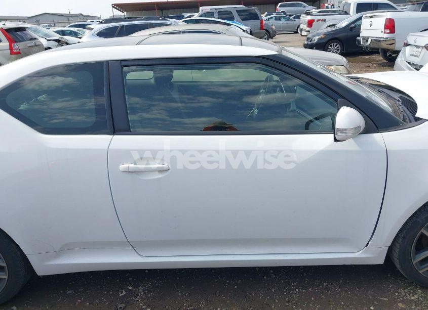 Photo 14 of 2014 Scion Tc N/A (VIN JTKJF5C77E3081151)