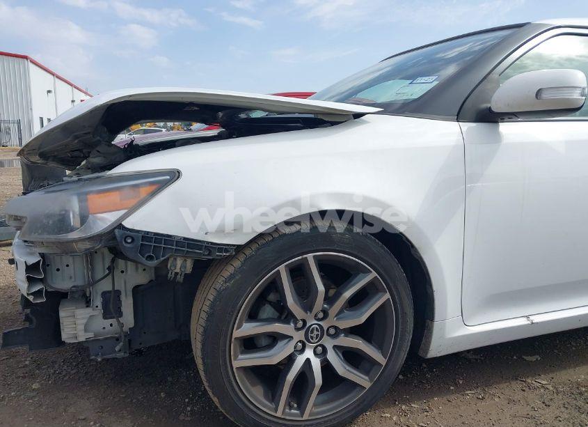 Photo 18 of 2014 Scion Tc N/A (VIN JTKJF5C77E3081151)
