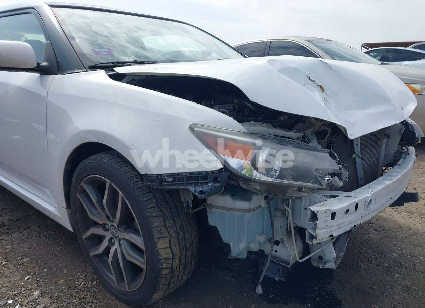 Photo 19 of 2014 Scion Tc N/A (VIN JTKJF5C77E3081151)