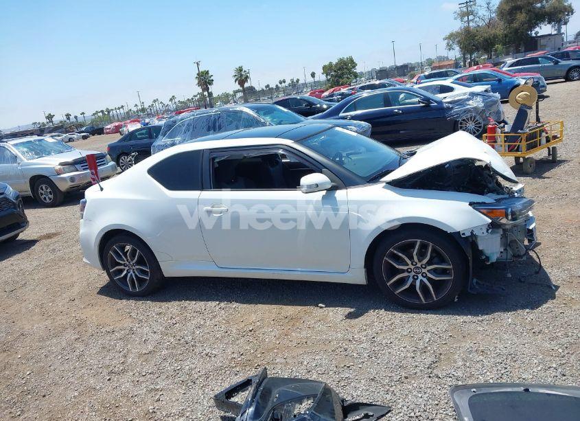 Photo 14 of 2016 Scion Tc N/A (VIN JTKJF5C79GJ020270)