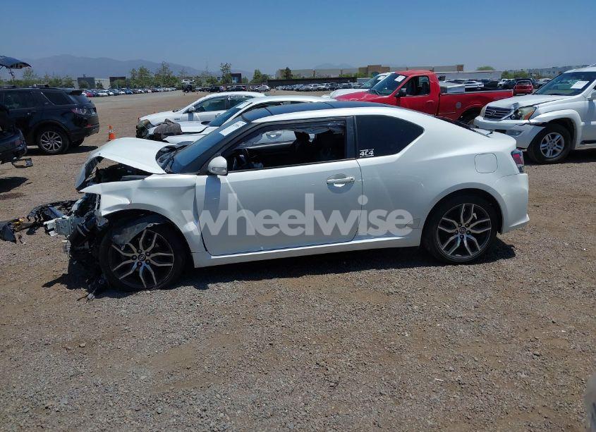 Photo 15 of 2016 Scion Tc N/A (VIN JTKJF5C79GJ020270)
