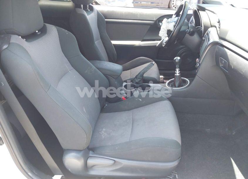 Photo 5 of 2016 Scion Tc N/A (VIN JTKJF5C79GJ020270)