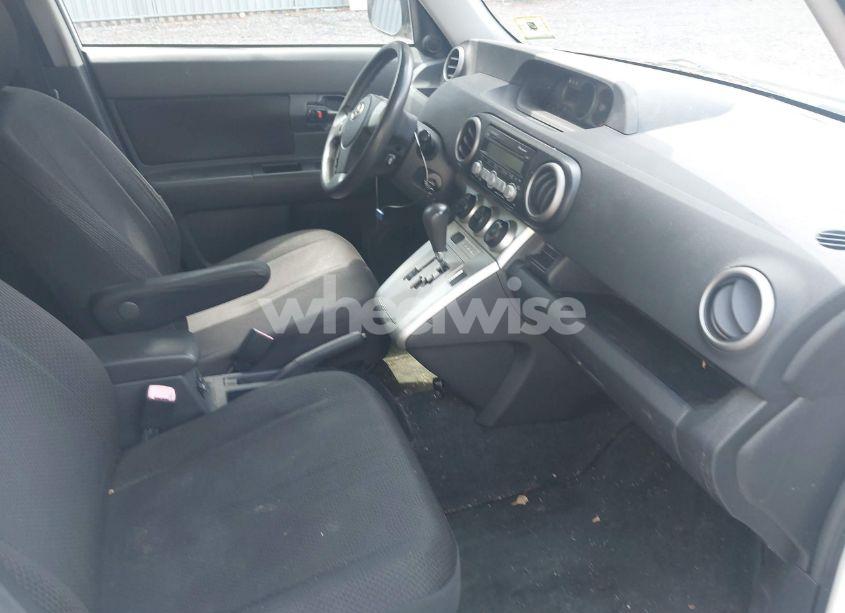 Photo 5 of 2009 Scion Xb N/A (VIN JTLKE50E191076888)