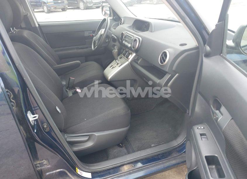 Photo 5 of 2008 Scion Xb N/A (VIN JTLKE50E481006347)