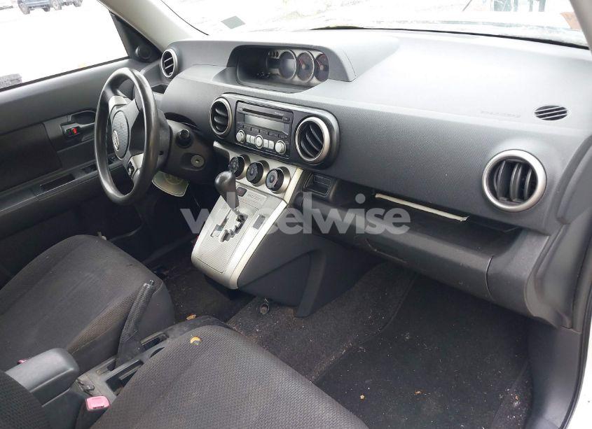 Photo 5 of 2009 Scion Xb N/A (VIN JTLKE50E491061737)