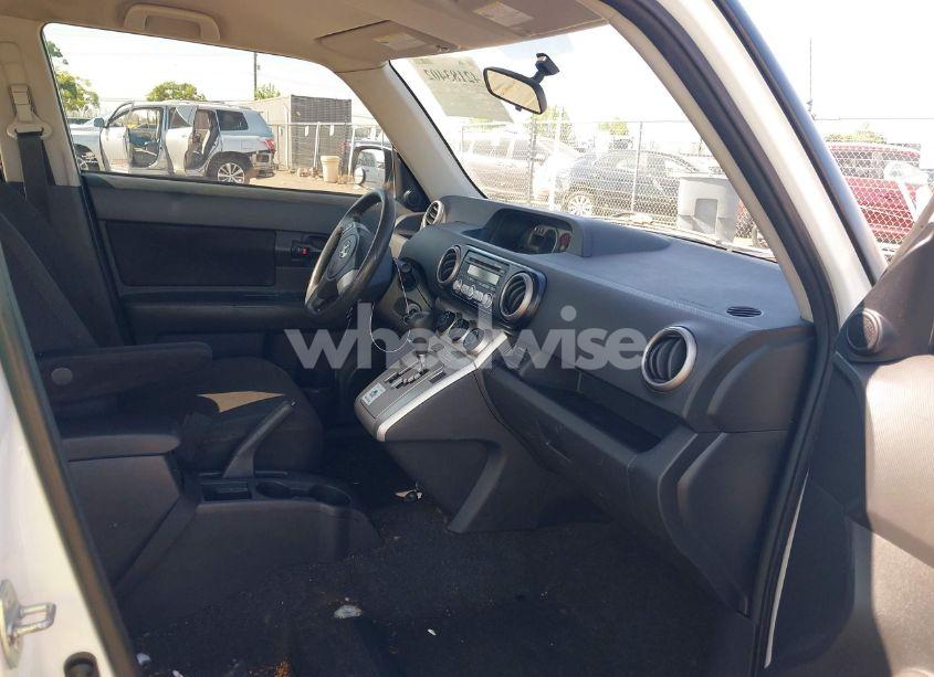 Photo 5 of 2008 Scion Xb N/A (VIN JTLKE50EX81018924)