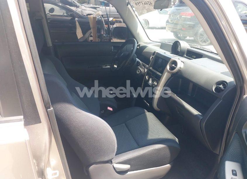 Photo 5 of 2006 Scion Xb N/A (VIN JTLKT324064103023)