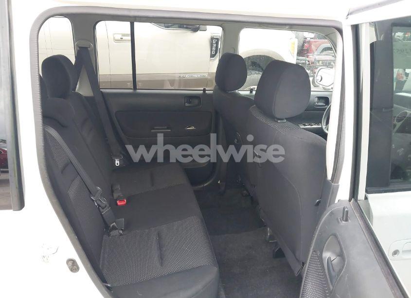 Photo 8 of 2005 Scion Xb N/A (VIN JTLKT324454018264)