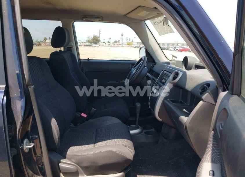 Photo 5 of 2005 Scion Xb N/A (VIN JTLKT324454028101)