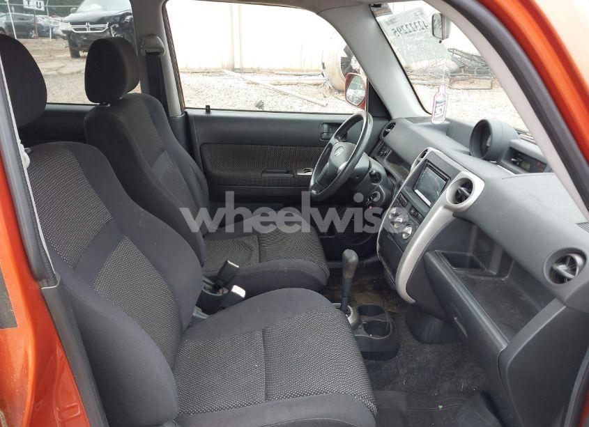 Photo 5 of 2004 Scion Xb N/A (VIN JTLKT324X40167008)