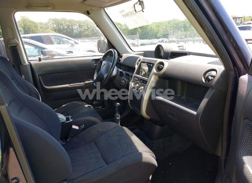 Photo 5 of 2004 Scion Xb N/A (VIN JTLKT334240159256)